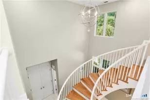345 Governors Ln, Fairfield, CT 06824 - Photo 23