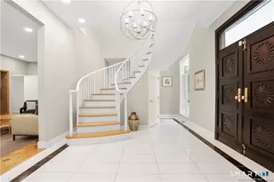 345 Governors Ln, Fairfield, CT 06824 - Photo 7