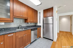 184 Pequot Ave, New London, CT 06320 - Photo 9