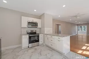 27 Bretton Rd, West Hartford, CT 06119 - Photo 5