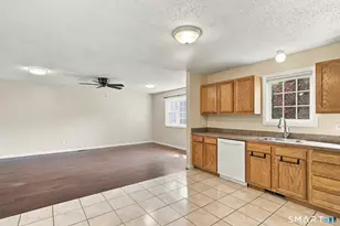 17 Vincent Ct, East Hartford, CT 06108 - Photo 3