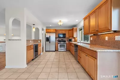 2007 Hartford Turnpike, North Haven, CT 06473 - Photo 9