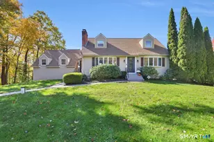 18 Milburn Dr, Bloomfield, CT 06002 - Photo 1