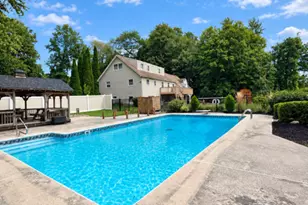 18 Milburn Dr, Bloomfield, CT 06002 - Photo 3