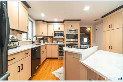 22 Valley Brook Lane, North Haven, CT 06473 - Photo 7