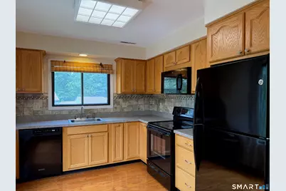 4 Sweetbriar Lane #4, Avon, CT 06001 - Photo 11