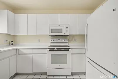 2435 Bedford Street #10C, Stamford, CT 06905 - Photo 7