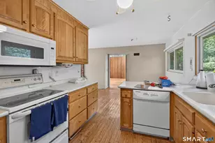 9 Stonecrop Rd, Norwalk, CT 06851 - Photo 13