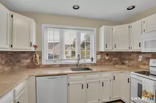 17 Ginger Cir, Portland, CT 06480 - Photo 11