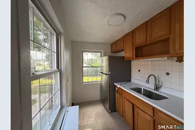 260 Success Avenue #11 Bldg 91, Bridgeport, CT 06610 - Photo 3