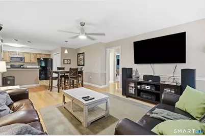 304 Ashmead Commons #304, Enfield, CT 06082 - Photo 5