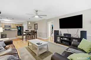 304 Ashmead Cmns, Enfield, CT 06082 - Photo 5