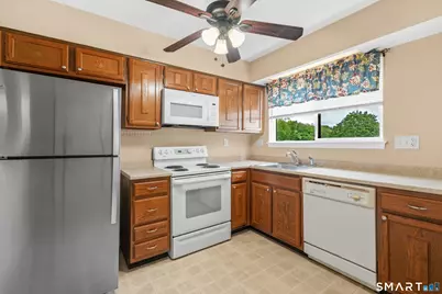 560 Yale Avenue #3, Meriden, CT 06450 - Photo 5
