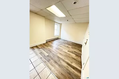 696 Main Street #A2, Middletown, CT 06457 - Photo 3