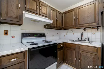 40 Cerretta Street #13D, Stamford, CT 06907 - Photo 5