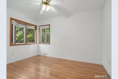 100 Lakeshore Terrace, Bridgeport, CT 06606 - Photo 29