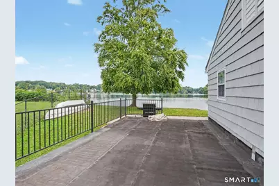 100 Lakeshore Terrace, Bridgeport, CT 06606 - Photo 9