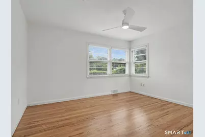100 Lakeshore Terrace, Bridgeport, CT 06606 - Photo 33
