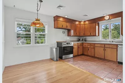 100 Lakeshore Terrace, Bridgeport, CT 06606 - Photo 25