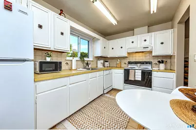 31 Ameridge Drive #31, Bridgeport, CT 06606 - Photo 13