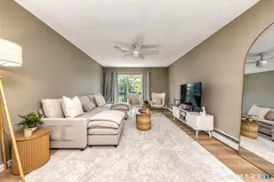 31 Ameridge Dr, Bridgeport, CT 06606 - Photo 9
