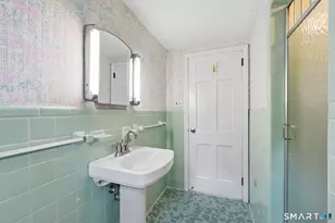 53 Woodridge Cir, West Hartford, CT 06107 - Photo 33