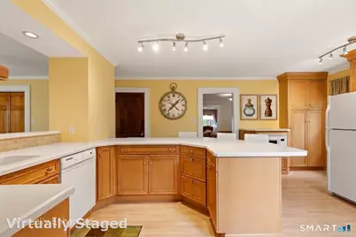 40 Stonehouse Road, Trumbull, CT 06611 - Photo 3
