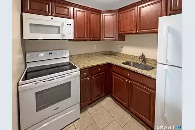 83 East Grand Avenue, New Haven, CT 06513 - Photo 5