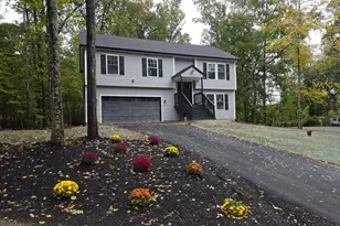 166 Paradise Dr, Brooklyn, CT 06234 - Photo 1