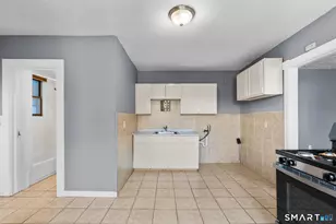 66 Standish St, Hartford, CT 06114 - Photo 5