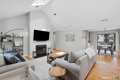 2437 Bedford Street #C17, Stamford, CT 06905 - Photo 7