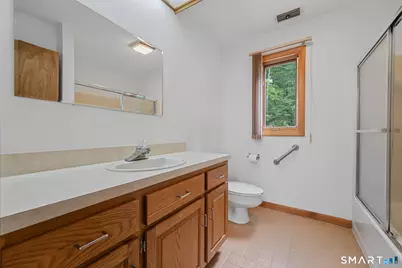 547 Simsbury Road, Bloomfield, CT 06002 - Photo 25