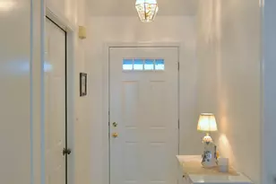 44 Elizabeth Cir, Newtown, CT 06482 - Photo 3