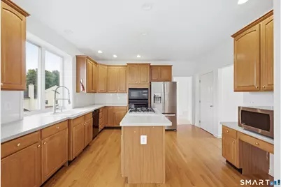 6 Ashley Court, Danbury, CT 06810 - Photo 11