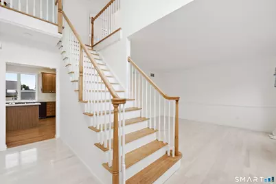 6 Ashley Court, Danbury, CT 06810 - Photo 3