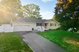 121 Bridgeview Pl, Stratford, CT 06614 - Photo 3