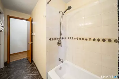121 Bridgeview Place, Stratford, CT 06614 - Photo 23
