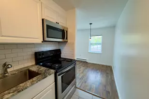 117 Shadow Ln, West Hartford, CT 06110 - Photo 11
