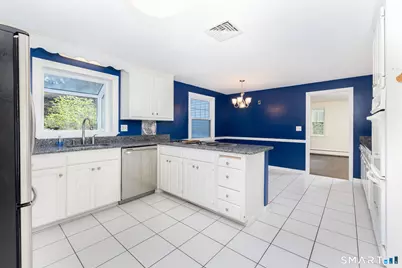 36 Lakeview Drive, West Hartford, CT 06117 - Photo 11