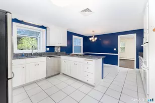 36 Lakeview Dr, West Hartford, CT 06117 - Photo 11