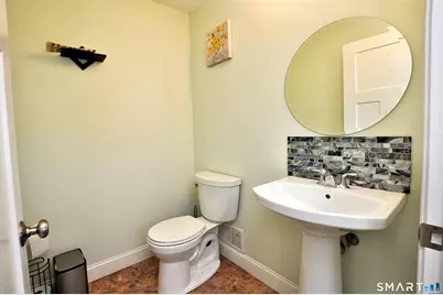 103 Old Village Circle, Windsor, CT 06095 - Photo 19