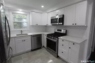 17 Forest Ln, Bloomfield, CT 06002 - Photo 3