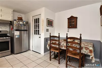 32 Barton Circle, North Haven, CT 06473 - Photo 3