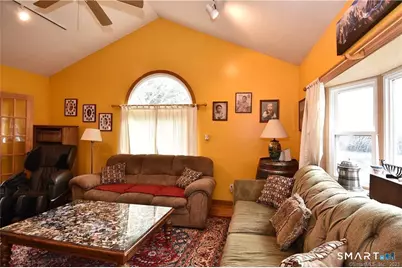 32 Barton Circle, North Haven, CT 06473 - Photo 9