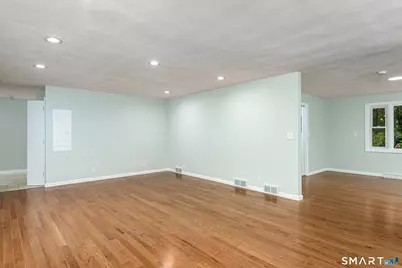 8 Lincoln Avenue, West Hartford, CT 06117 - Photo 11