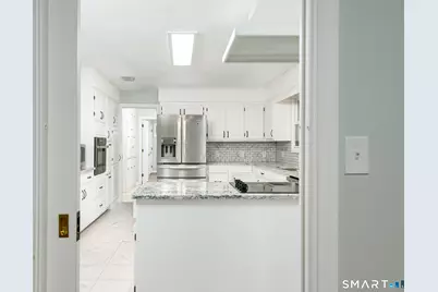 8 Lincoln Avenue, West Hartford, CT 06117 - Photo 13