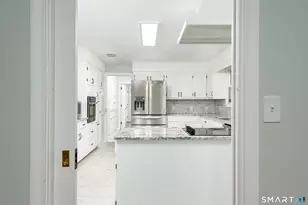 8 Lincoln Ave, West Hartford, CT 06117 - Photo 13