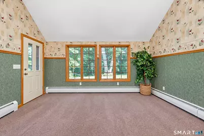 27 Queen Street, Enfield, CT 06082 - Photo 15