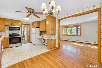 27 Queen Street, Enfield, CT 06082 - Photo 3