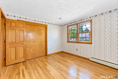 27 Queen Street, Enfield, CT 06082 - Photo 17